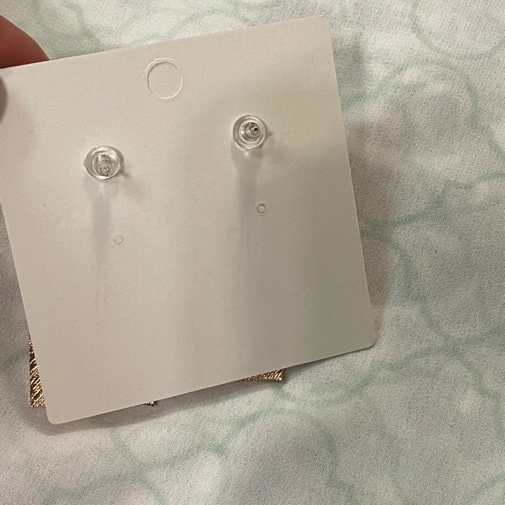 Earring - Picture 3 of 3